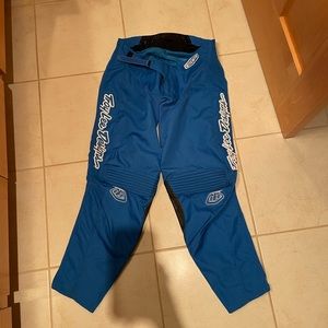 Mens Troy Lee Designs Moto Cross pants. Adult size 32, length 34 in.